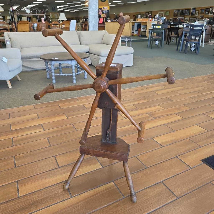 ANTIQUE YARN WINDER KL