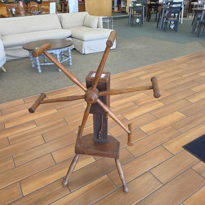 ANTIQUE YARN WINDER KL