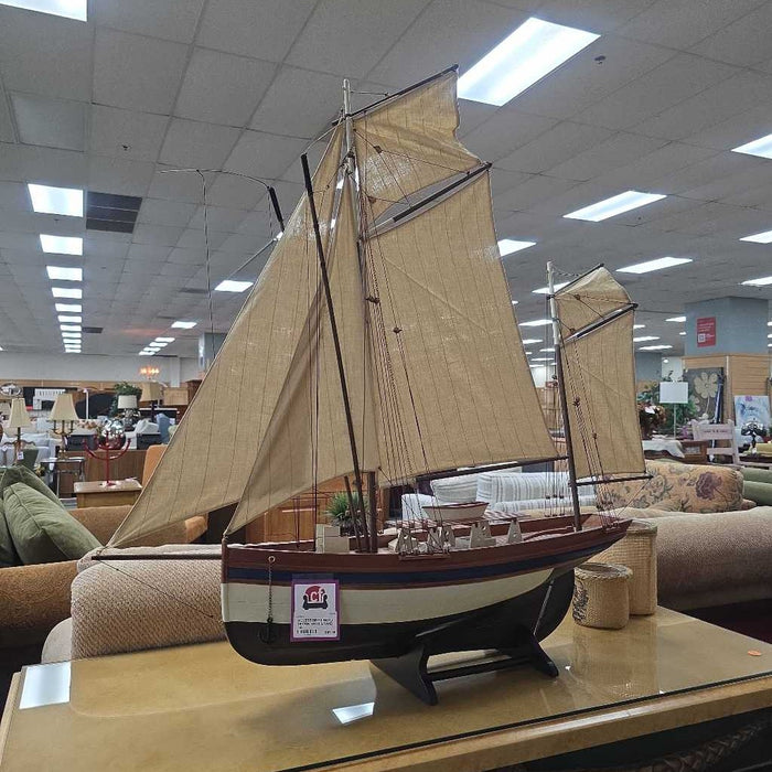 BOAT DECOR WITH STAND TB