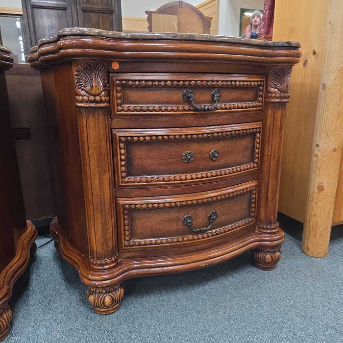 NIGHTSTAND *DAMAGED SK