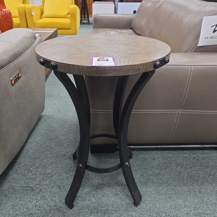 ACCENT TABLE SK