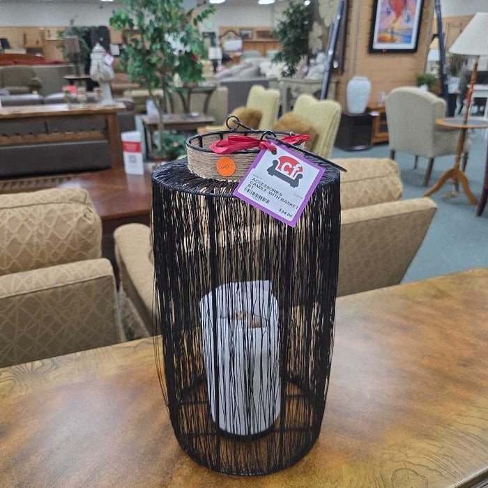 CANDLE WITH BASKET BT