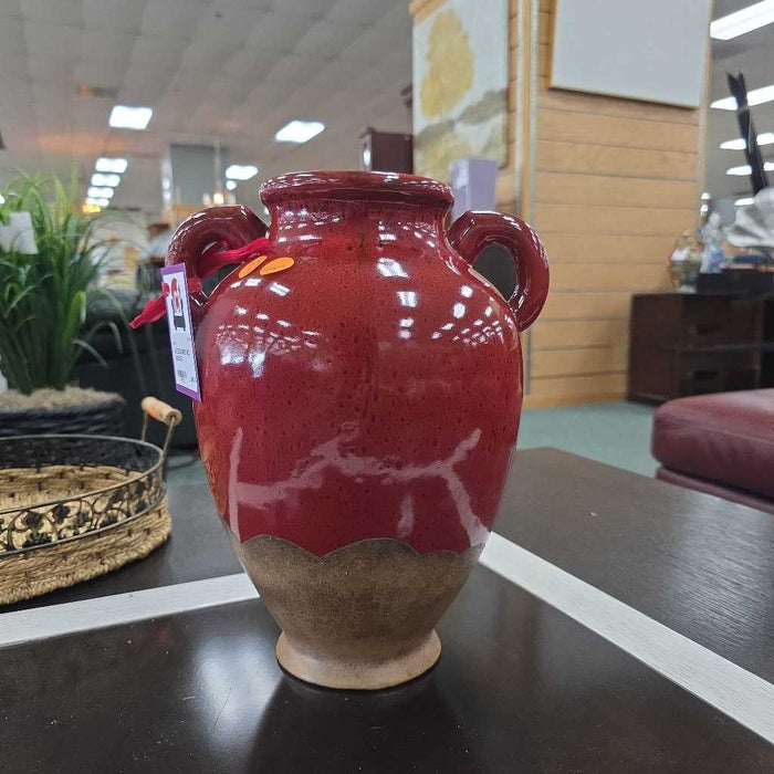 RED VASE BT