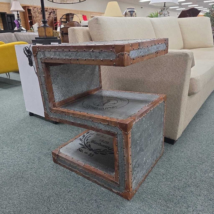 METAL END TABLE BBM