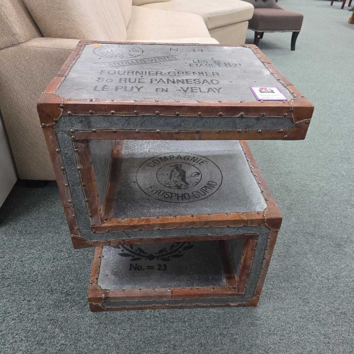 METAL END TABLE BBM