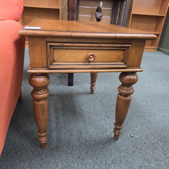 ETHAN ALLEN END TABLE MI