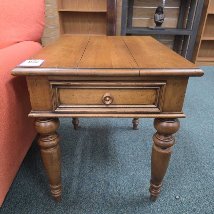 ETHAN ALLEN END TABLE MI