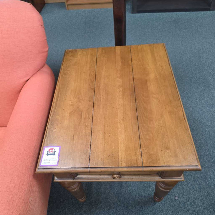 ETHAN ALLEN END TABLE MI