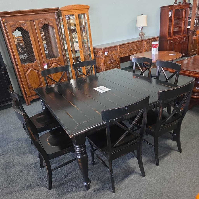 POTTERY BARN TABLE WITH 8 CHAIRS AND 1 LEAF SKH