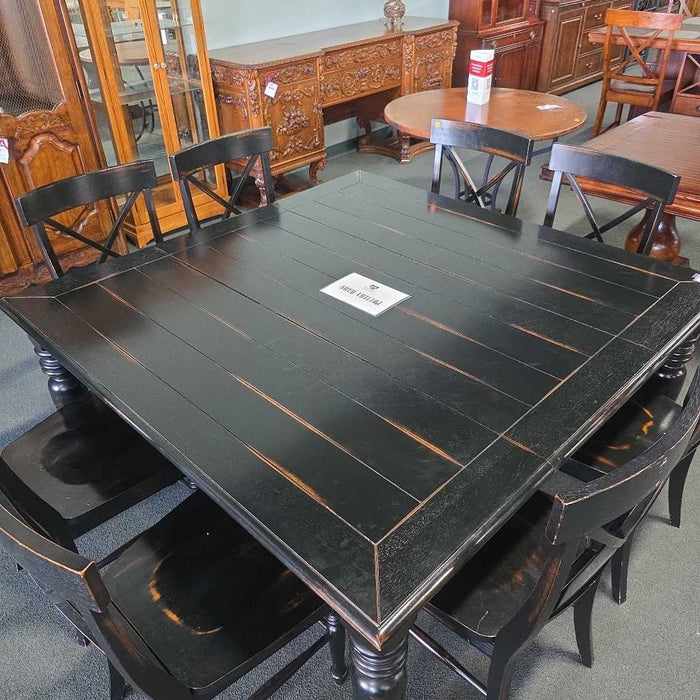 POTTERY BARN TABLE WITH 8 CHAIRS AND 1 LEAF SKH