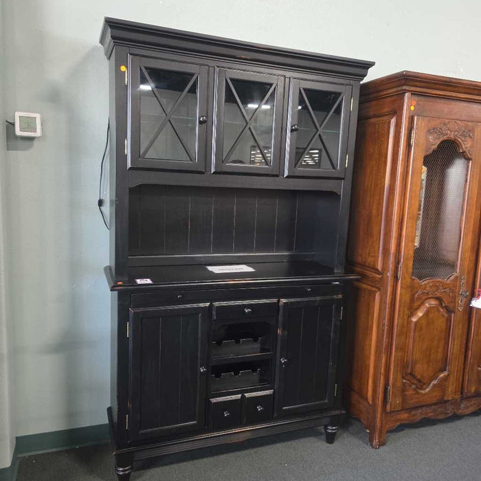POTTERY BARN SIDEBOARD WITH HUTCH LSH