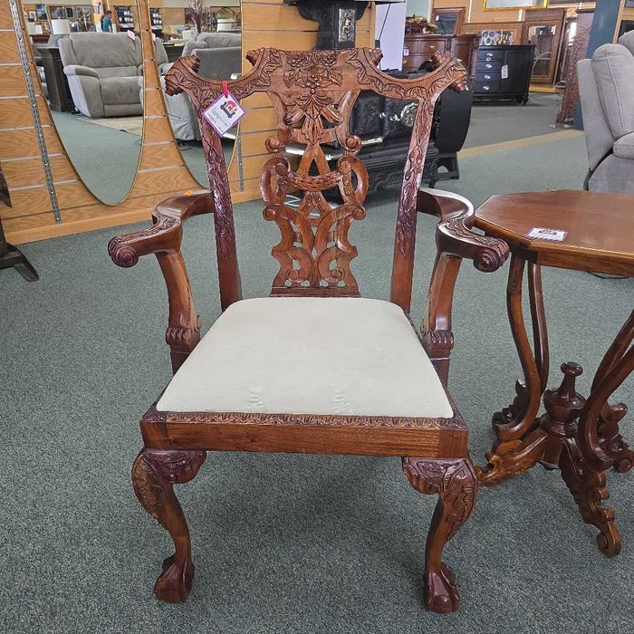 ACCENT CHAIR TB
