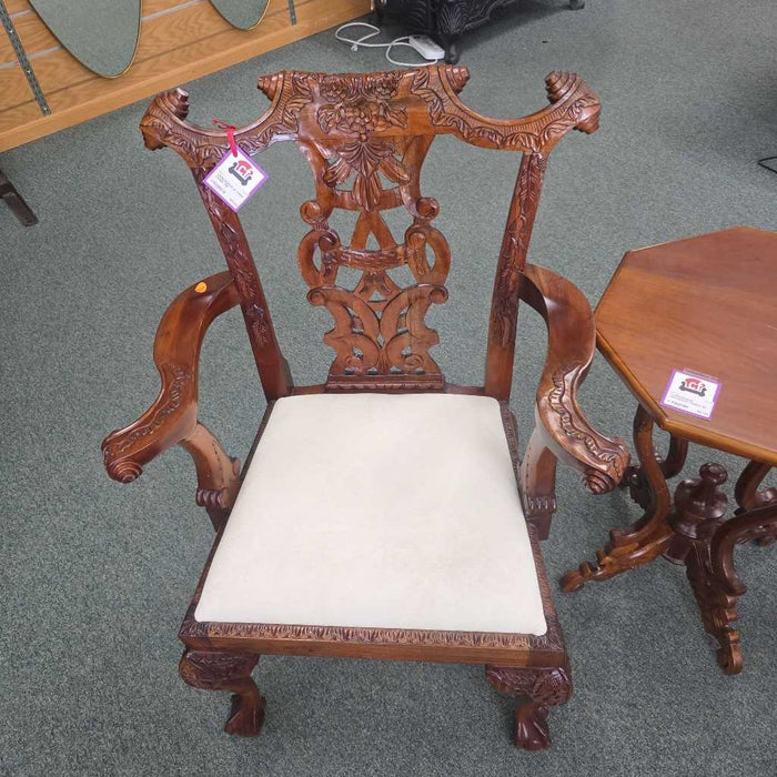 ACCENT CHAIR TB