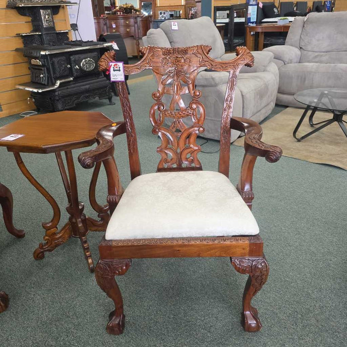 ACCENT CHAIR TB