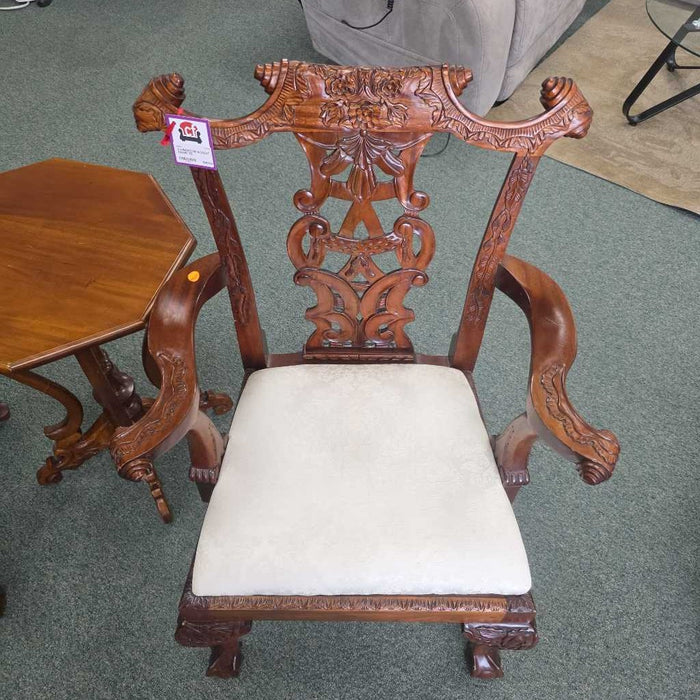 ACCENT CHAIR TB