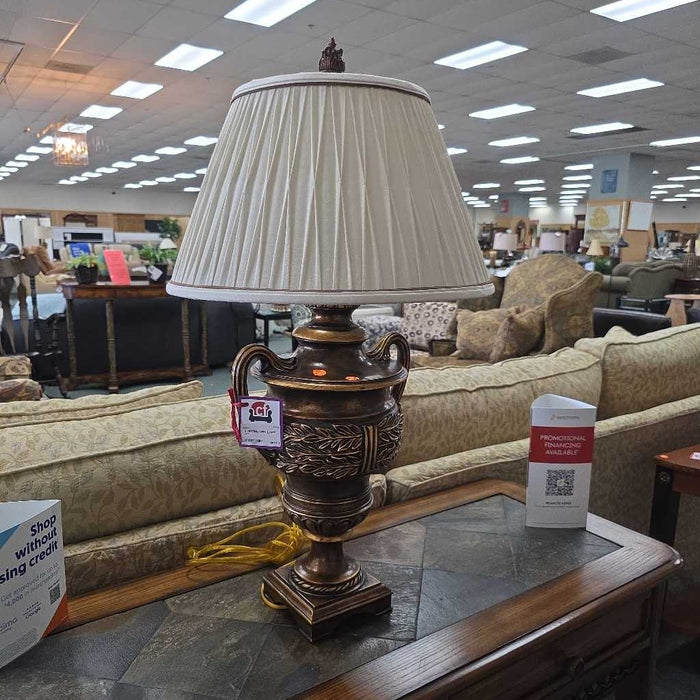 URN LAMP AT