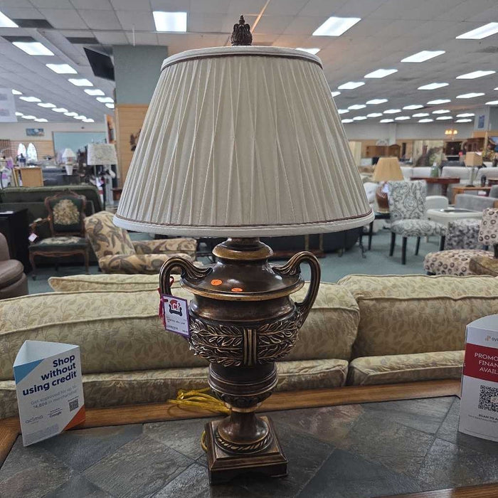 URN LAMP AT