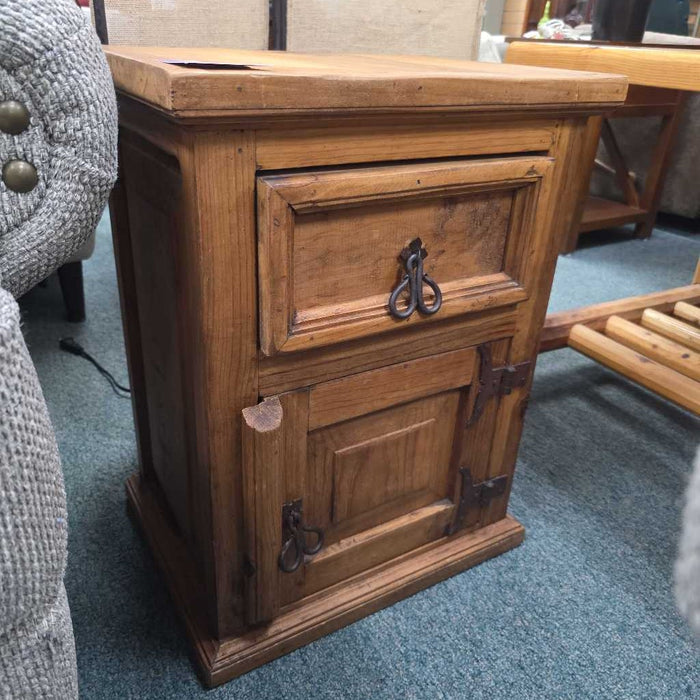 RUSTIC ACCENT CABINET KL