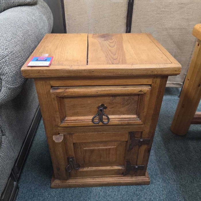 RUSTIC ACCENT CABINET KL