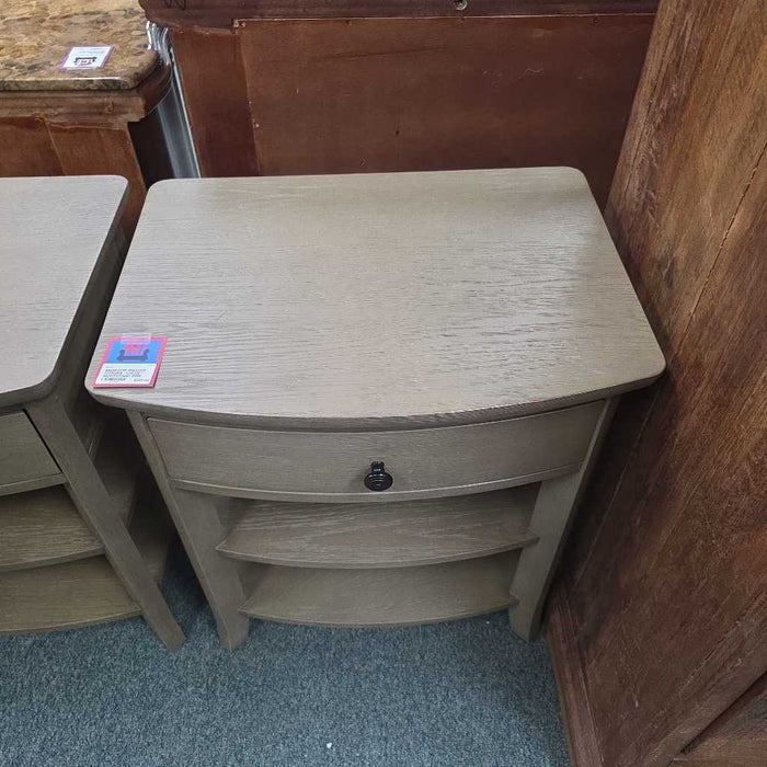 WILLIAM SONOMA "CHLOE" NIGHTSTAND BBM