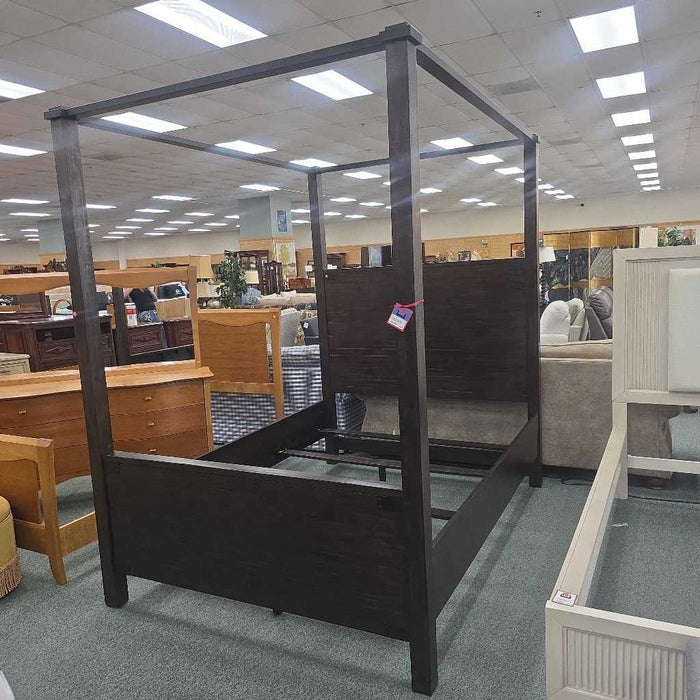 QUEEN CANOPY BED ATH