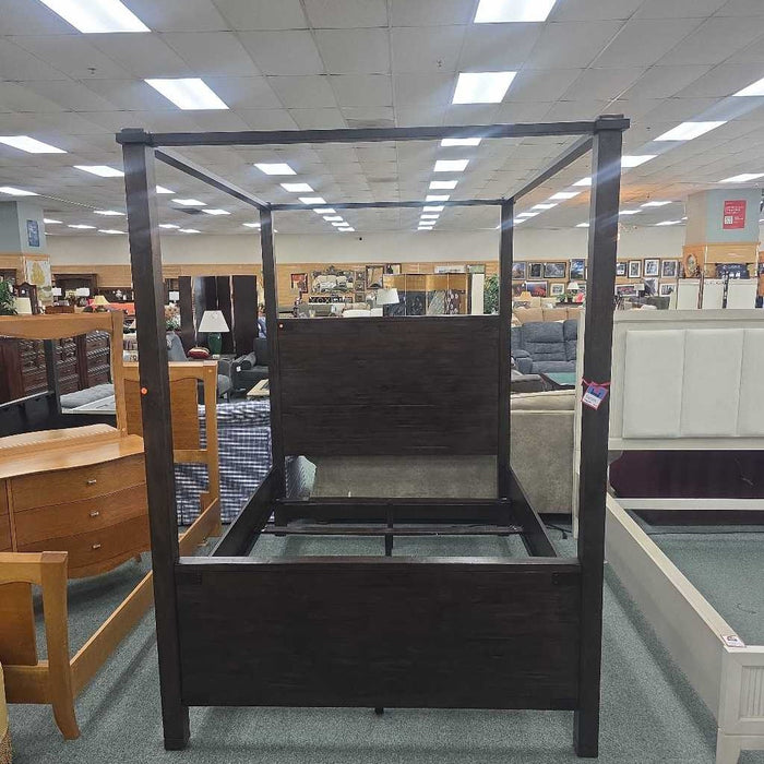 QUEEN CANOPY BED ATH