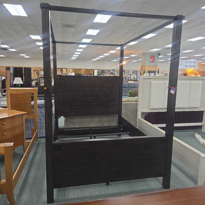 QUEEN CANOPY BED ATH