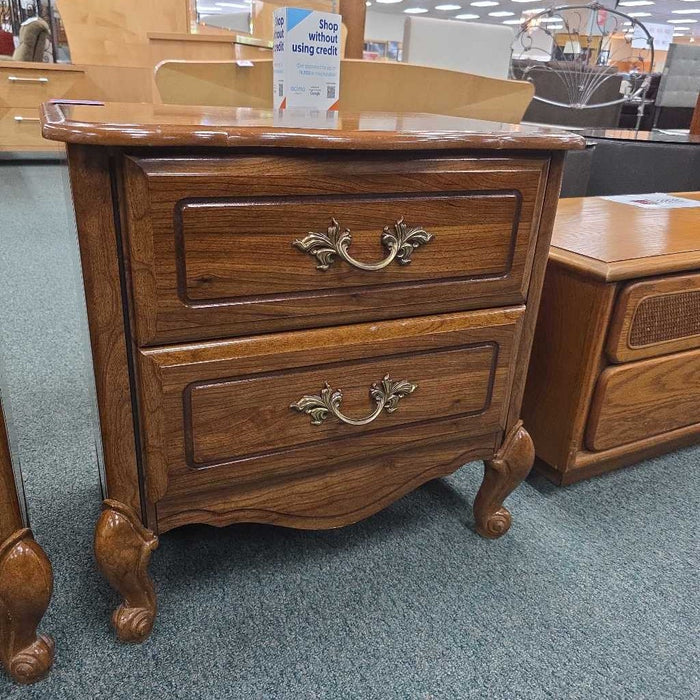 NIGHTSTAND AT