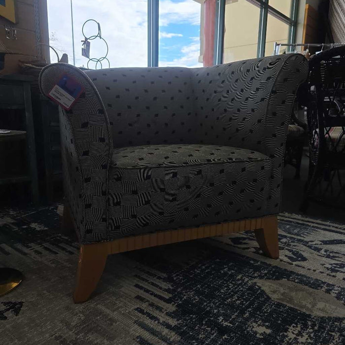 ACCENT CHAIR