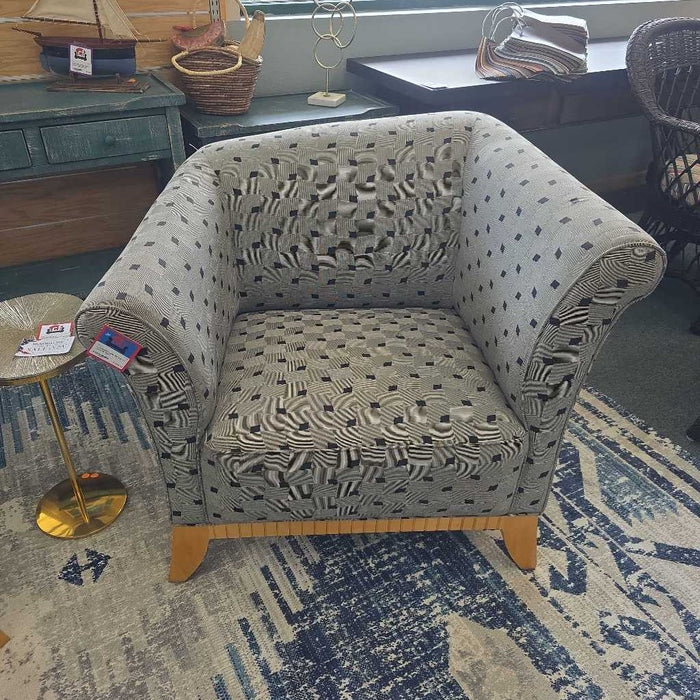 ACCENT CHAIR