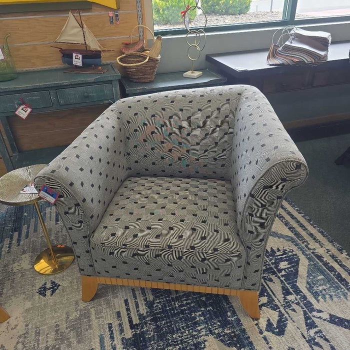 ACCENT CHAIR