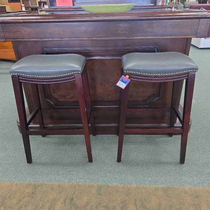 PIER1 SET OF 2 STOOLS