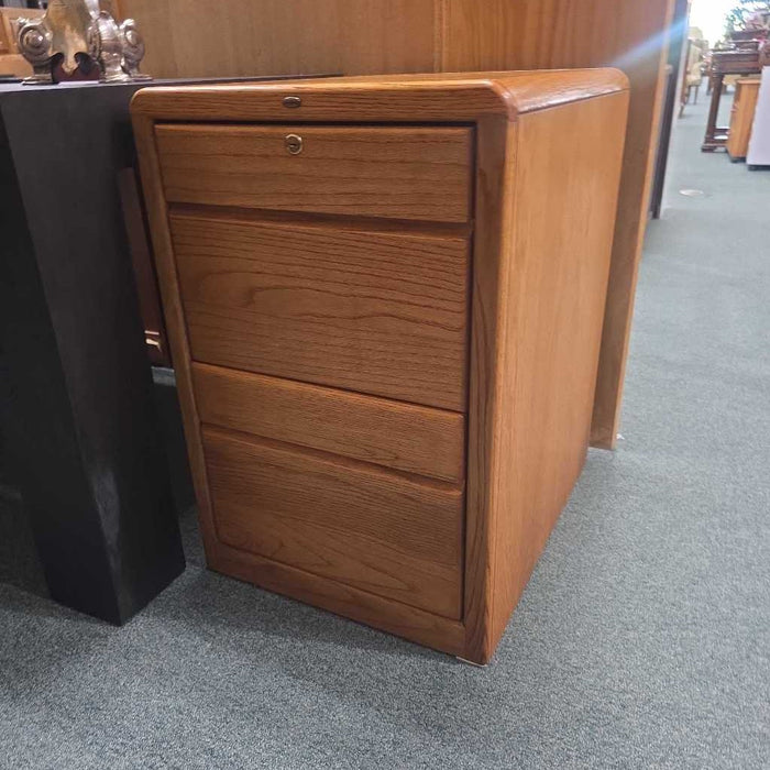 2DR FILE CABINET -NO KEY-