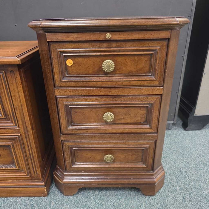 NIGHTSTAND LS