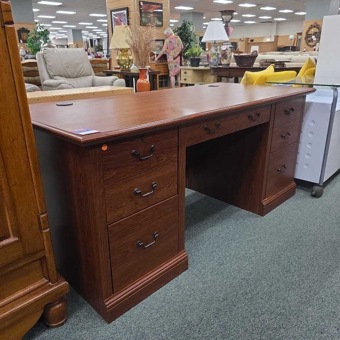DESK BTK