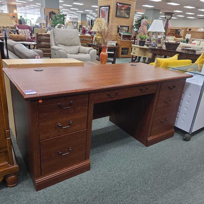 DESK BTK