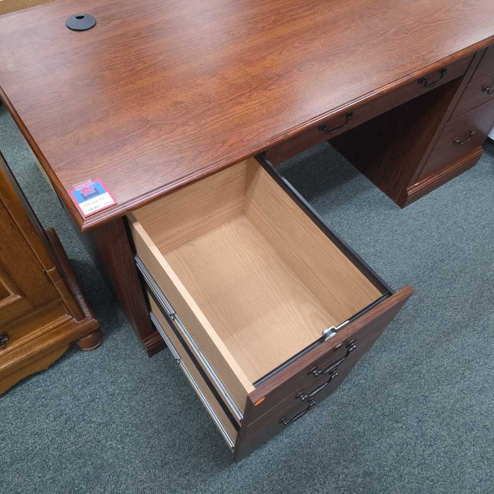DESK BTK