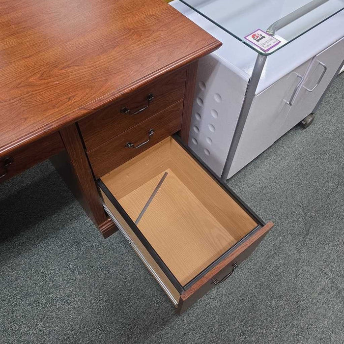 DESK BTK