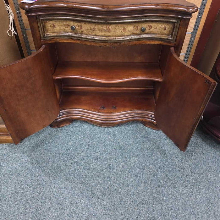 HOOKER ENTRY TABLE