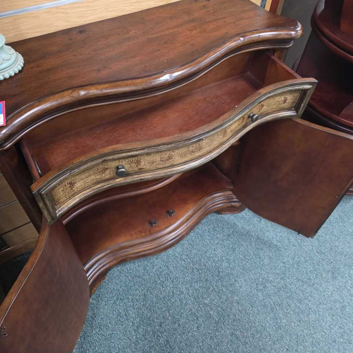 HOOKER ENTRY TABLE