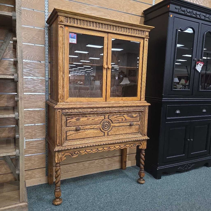 ANTIQUE HUTCH BAH