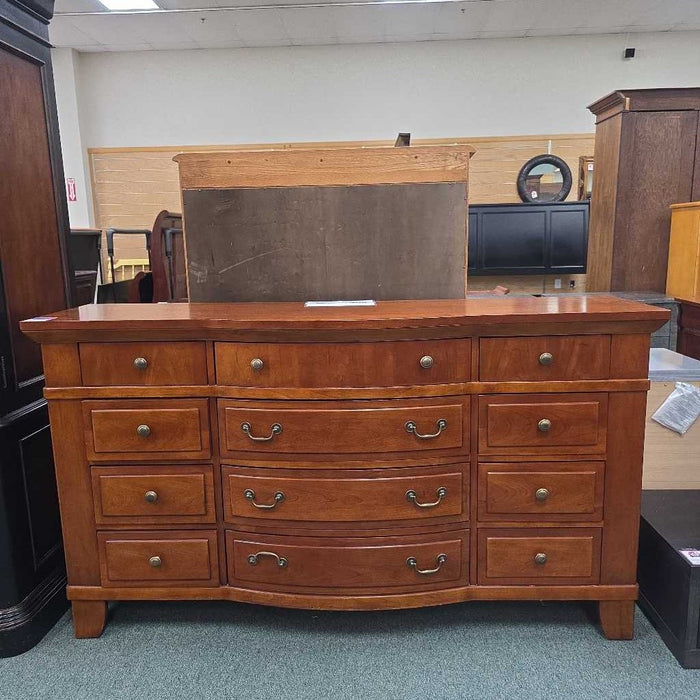 BROYHILL DRESSER LSH