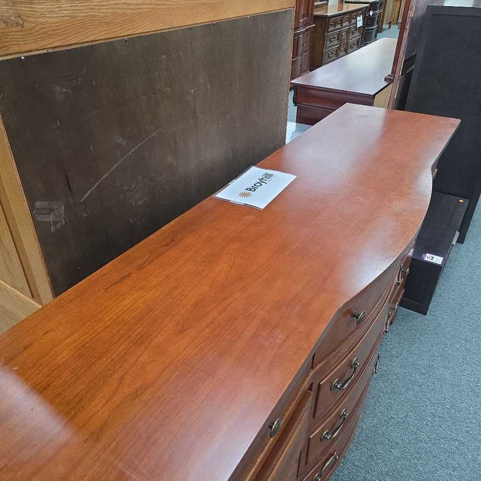 BROYHILL DRESSER LSH
