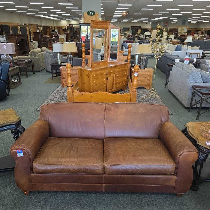 LEATHER LOVESEAT KLH