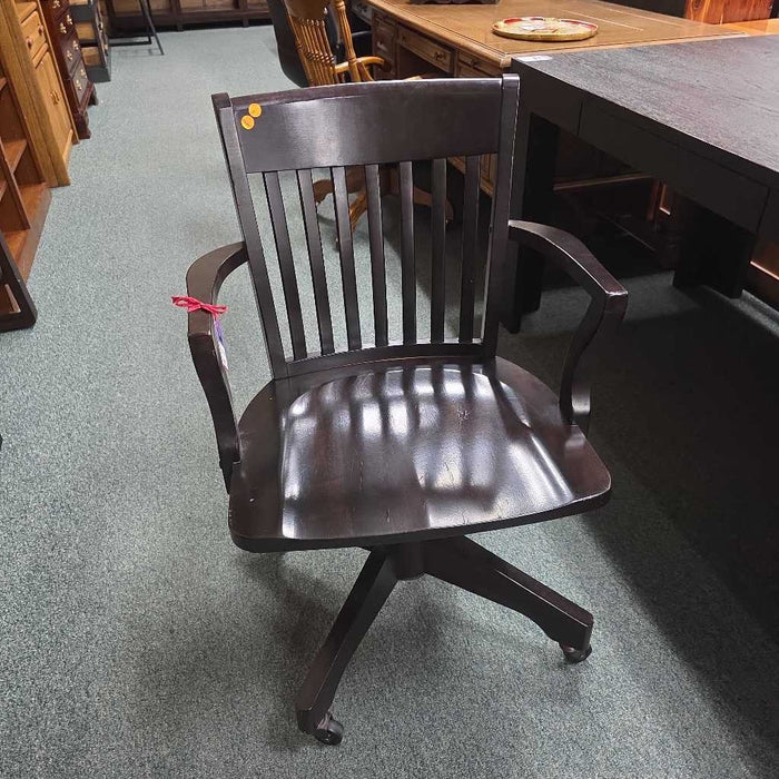 DESK CHAIR AT