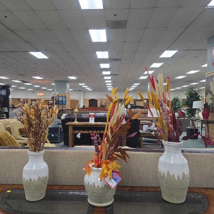 SET OF 3 VASES WITH SILKS AT