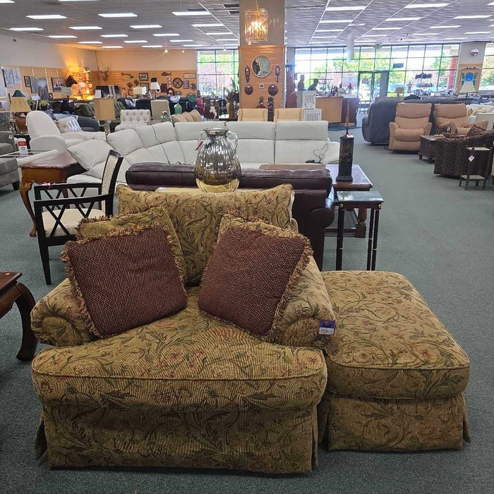 THOMASVILLE CHAIR WITH OTTOMAN BTK