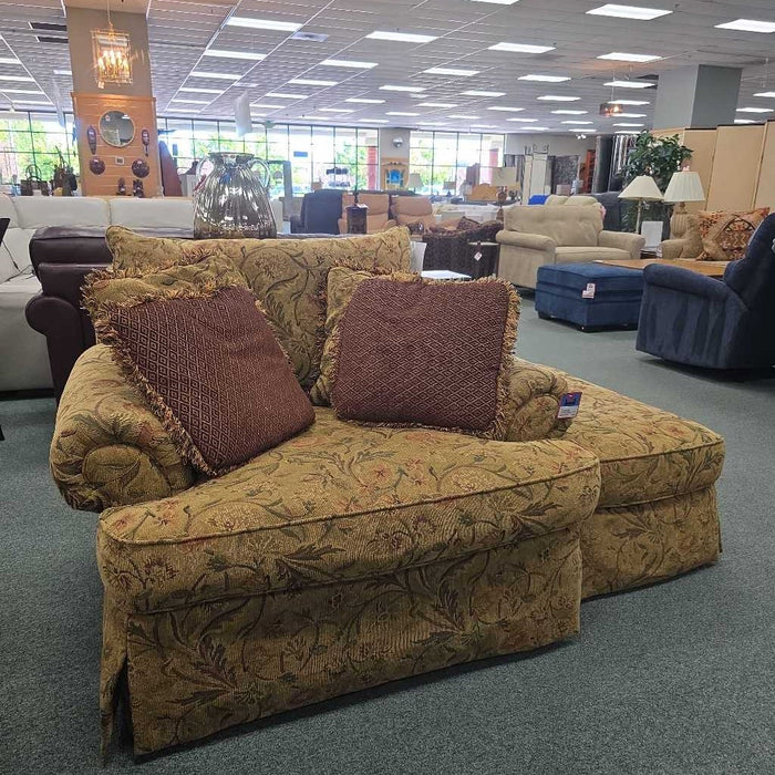 THOMASVILLE CHAIR WITH OTTOMAN BTK