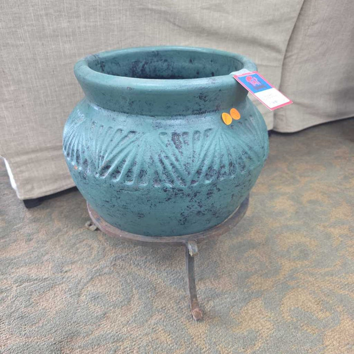 PLANTER POT BT