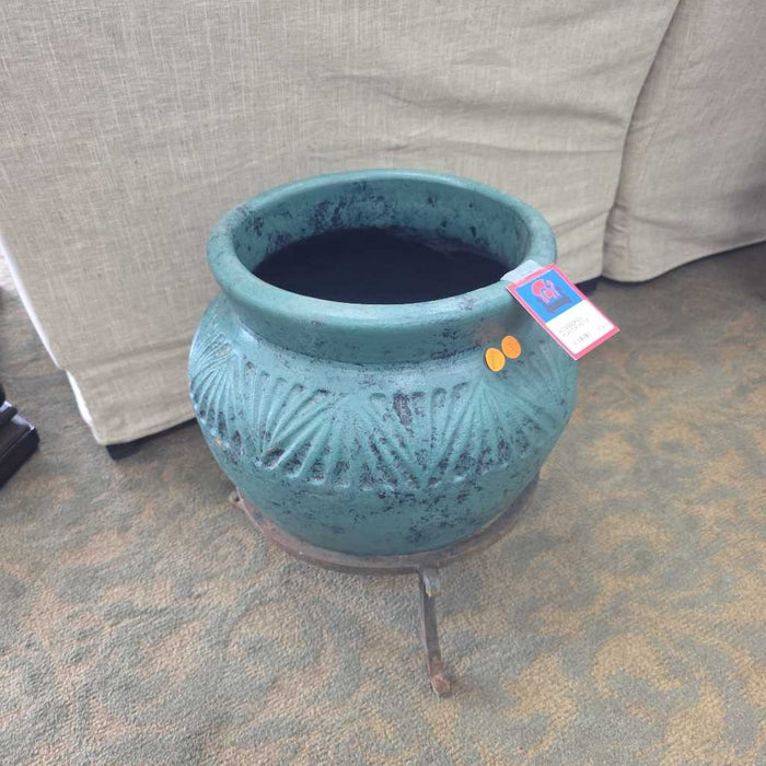 PLANTER POT BT